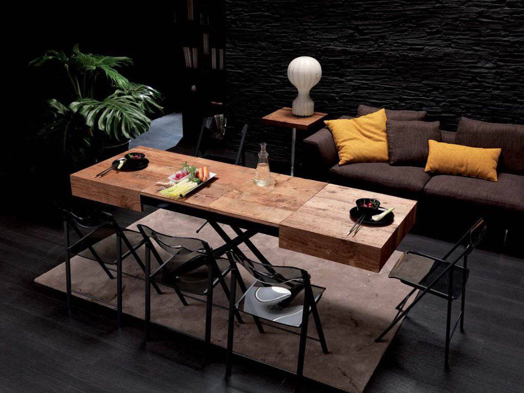 Box Legno transformed from coffee to dining table 